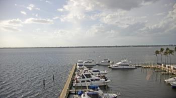 Weather camera view of Pinchers Marina at Edison Ford.