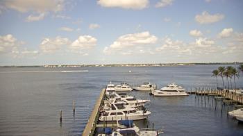 Weather camera view of Pinchers Marina at Edison Ford.