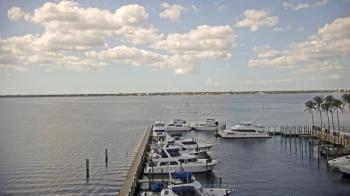 Weather camera view of Pinchers Marina at Edison Ford.