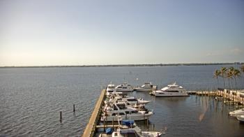 Weather camera view of Pinchers Marina at Edison Ford.