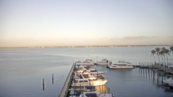 Weather camera view of Pinchers Marina at Edison Ford.