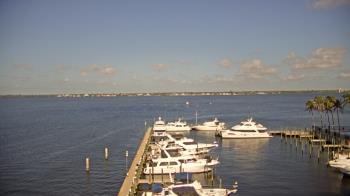 Weather camera view of Pinchers Marina at Edison Ford.