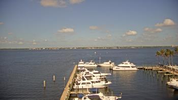 Weather camera view of Pinchers Marina at Edison Ford.