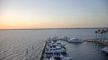 Weather camera view of Pinchers Marina at Edison Ford.
