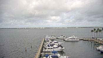 Weather camera view of Pinchers Marina at Edison Ford.