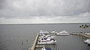 Weather camera view of Pinchers Marina at Edison Ford.