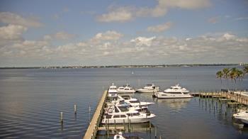 Weather camera view of Pinchers Marina at Edison Ford.