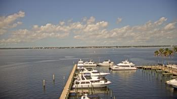 Weather camera view of Pinchers Marina at Edison Ford.