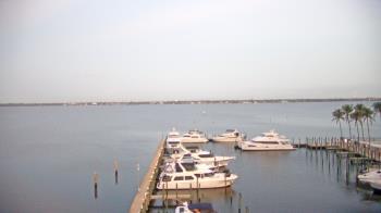 Weather camera view of Pinchers Marina at Edison Ford.