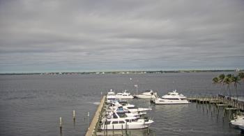 Weather camera view of Pinchers Marina at Edison Ford.