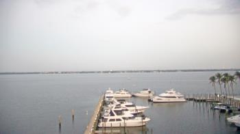 Weather camera view of Pinchers Marina at Edison Ford.