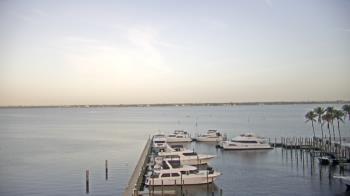 Weather camera view of Pinchers Marina at Edison Ford.
