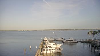 Weather camera view of Pinchers Marina at Edison Ford.