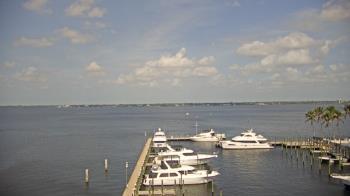 Weather camera view of Pinchers Marina at Edison Ford.