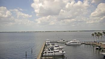 Weather camera view of Pinchers Marina at Edison Ford.