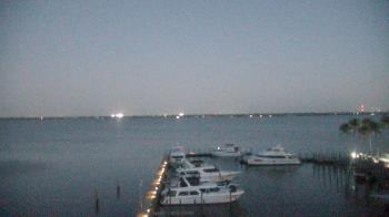 Weather camera view of Pinchers Marina at Edison Ford.