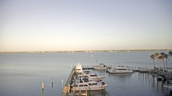 Weather camera view of Pinchers Marina at Edison Ford.