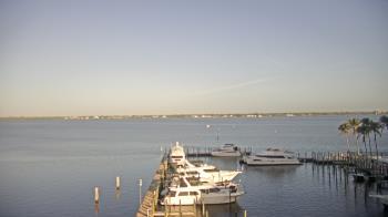 Weather camera view of Pinchers Marina at Edison Ford.