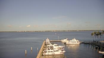 Weather camera view of Pinchers Marina at Edison Ford.