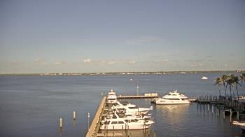 Weather camera view of Pinchers Marina at Edison Ford.