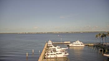 Weather camera view of Pinchers Marina at Edison Ford.