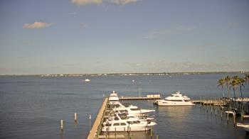 Weather camera view of Pinchers Marina at Edison Ford.