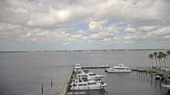 Weather camera view of Pinchers Marina at Edison Ford.
