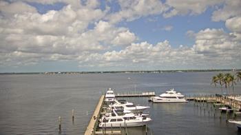 Weather camera view of Pinchers Marina at Edison Ford.