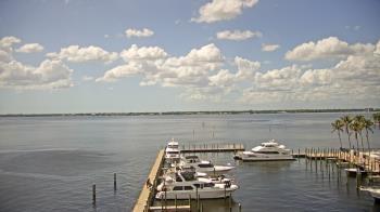 Weather camera view of Pinchers Marina at Edison Ford.
