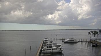 Weather camera view of Pinchers Marina at Edison Ford.