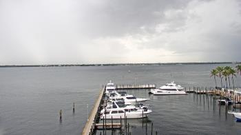 Weather camera view of Pinchers Marina at Edison Ford.