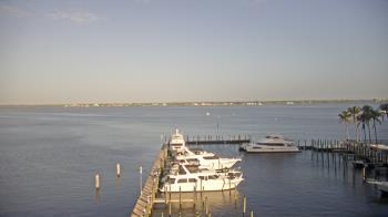 Weather camera view of Pinchers Marina at Edison Ford.