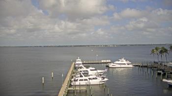 Weather camera view of Pinchers Marina at Edison Ford.