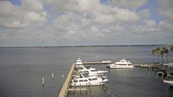Weather camera view of Pinchers Marina at Edison Ford.
