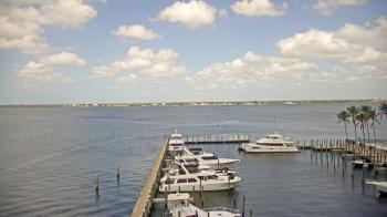 Weather camera view of Pinchers Marina at Edison Ford.