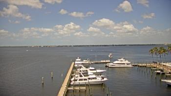 Weather camera view of Pinchers Marina at Edison Ford.