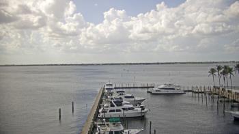 Weather camera view of Pinchers Marina at Edison Ford.