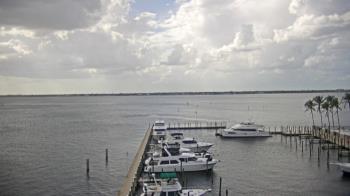 Weather camera view of Pinchers Marina at Edison Ford.