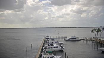 Weather camera view of Pinchers Marina at Edison Ford.