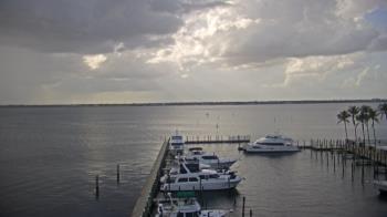 Weather camera view of Pinchers Marina at Edison Ford.