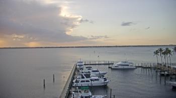 Weather camera view of Pinchers Marina at Edison Ford.