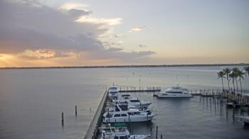 Weather camera view of Pinchers Marina at Edison Ford.
