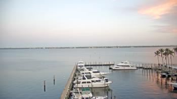 Weather camera view of Pinchers Marina at Edison Ford.