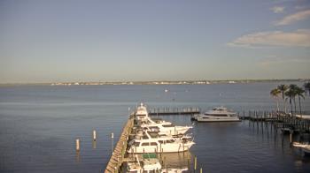 Weather camera view of Pinchers Marina at Edison Ford.
