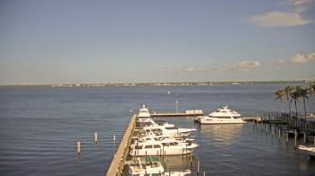 Weather camera view of Pinchers Marina at Edison Ford.