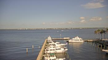 Weather camera view of Pinchers Marina at Edison Ford.
