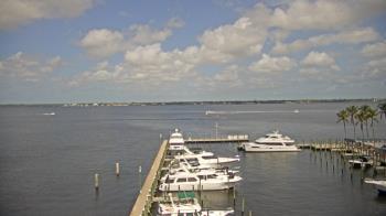 Weather camera view of Pinchers Marina at Edison Ford.