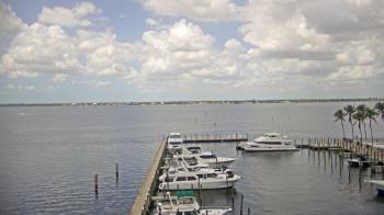 Weather camera view of Pinchers Marina at Edison Ford.