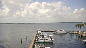 Weather camera view of Pinchers Marina at Edison Ford.