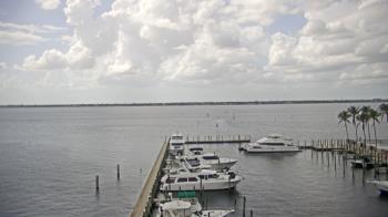 Weather camera view of Pinchers Marina at Edison Ford.